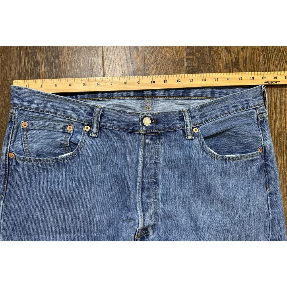 Levi's 501 Blue Jeans Men's Size W38xL29 Straight Leg Button Fly Denim Mid Rise